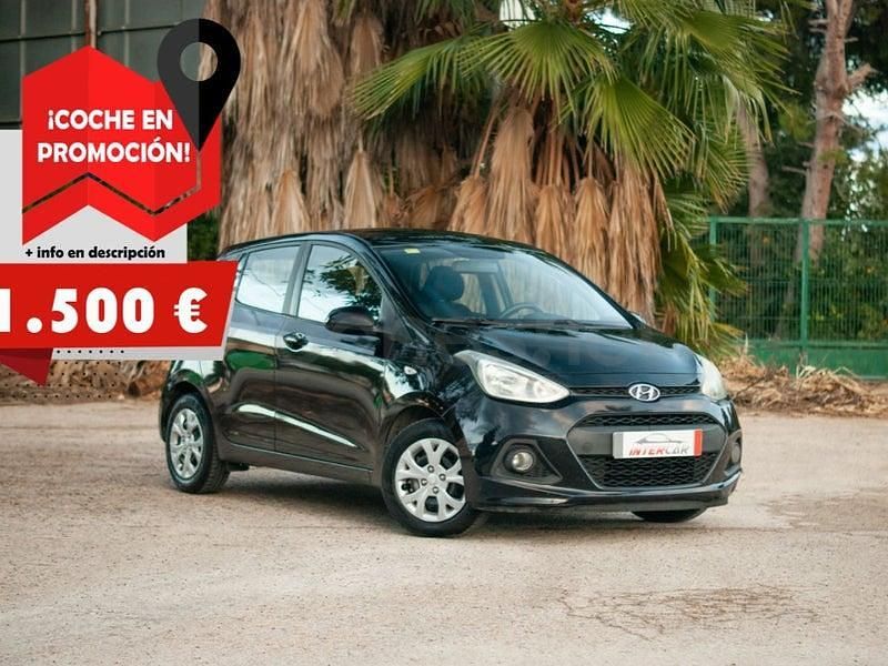 Negro Usado 2015 Hyundai i10 Utilitario | 4450 € (Precio justo) - Imagen 1/4
