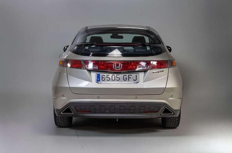 Usado Honda Civic Executive 140 CV (102 kW) 2008 Beige Utilitario