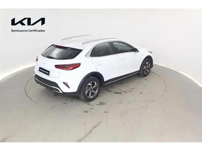 Usado Kia XCeed 100 HP (73 kW) 2025 Branco SUV
