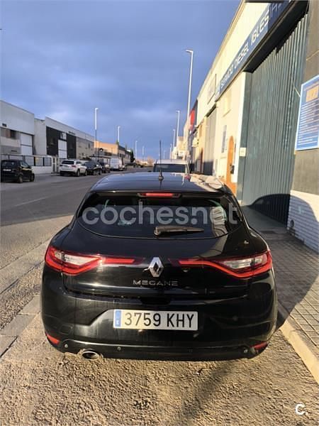 Usado Renault Mégane IV Zen 110 CV (80 kW) 2018 Negro Berlina