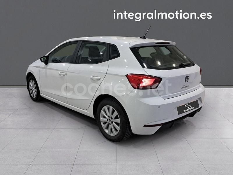 Usado Seat Ibiza Reference 80 CV (58 kW) 2023 Blanco Berlina
