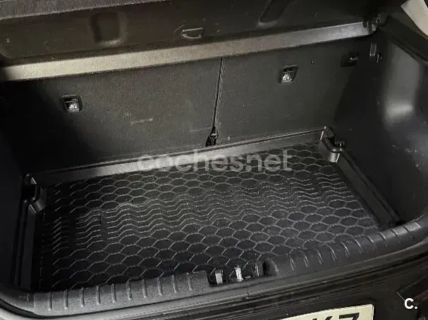 Usado Kia Stonic 120 CV (88 kW) 2018 Gris / plata SUV