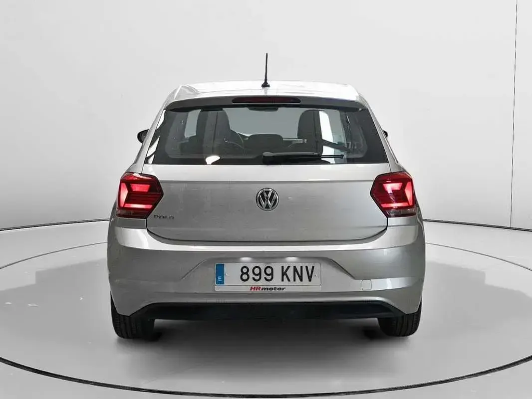 Usado VW Polo Advance 95 CV (69 kW) 2018 Gris Utilitario