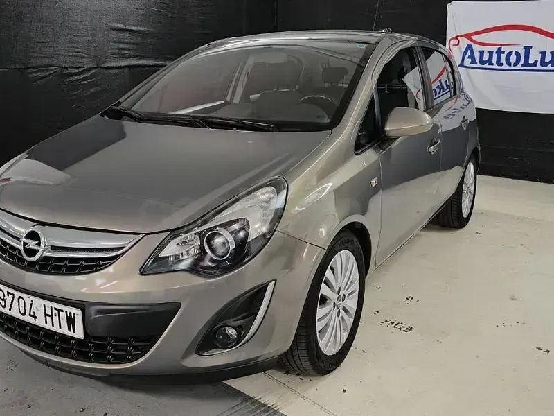 Usado Opel Corsa Selective 90 CV (66 kW) 2014 Gris / plata Utilitario