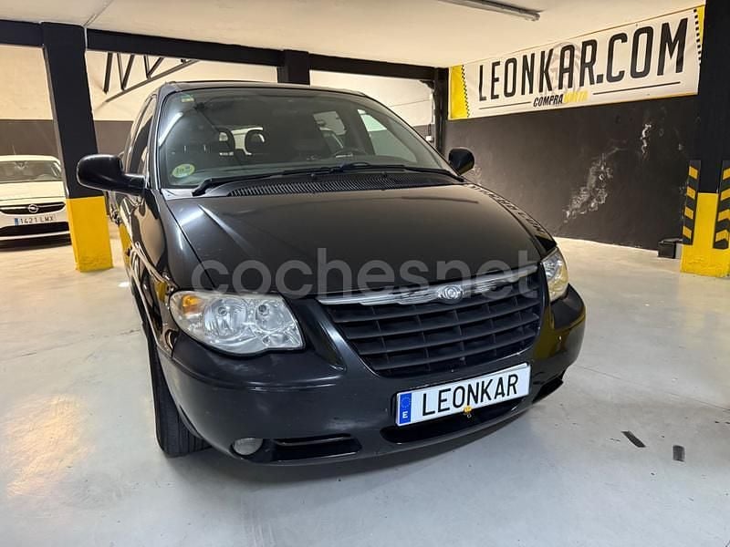 Usado Chrysler Voyager 150 CV (110 kW) 2007 Negro Monovolumen