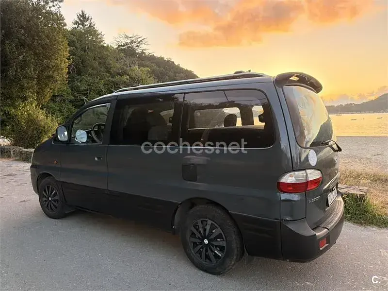 Usado Hyundai H-1 99 CV (72 kW) 2006 Negro Monovolumen