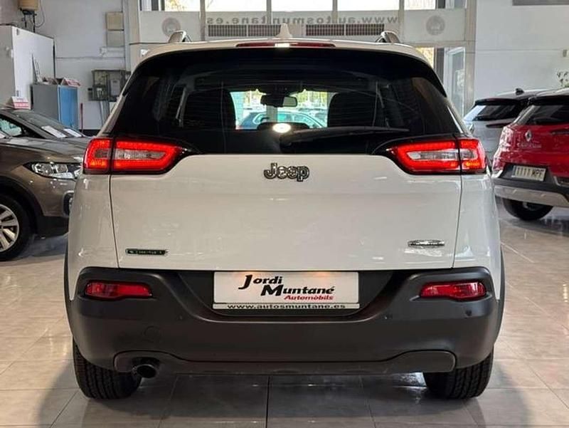 Usado Jeep Cherokee Longitude 140 CV (102 kW) 2015 Blanco SUV