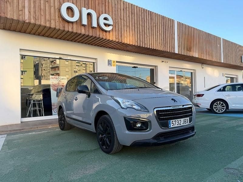 Usado Peugeot 3008 Allure 120 CV (88 kW) 2016 Gris / plata SUV