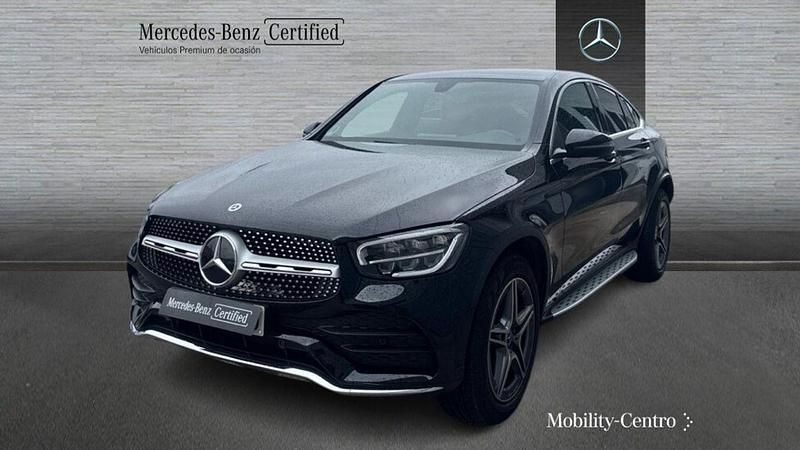 Usado Mercedes GLC220 AMG line 194 CV (142 kW) 2021 Pintura unicolor negra Coupe