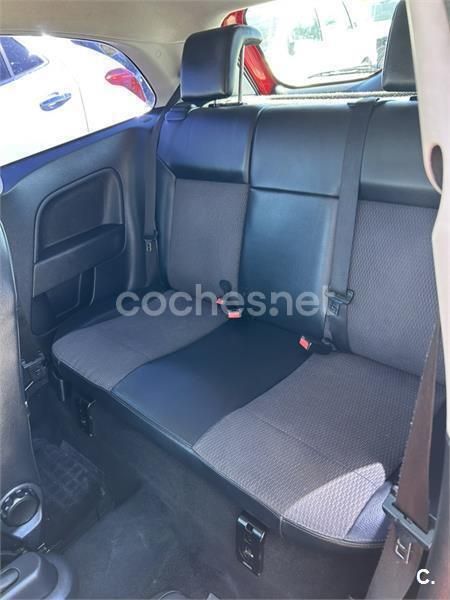 Rojo Usado 2006 Ford Fiesta Utilitario | 3800 € (Precio justo) - Imagen 1/1