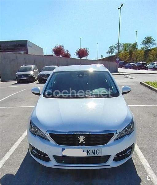 Usado Peugeot 308 Style 100 CV (73 kW) 2018 Blanco Berlina