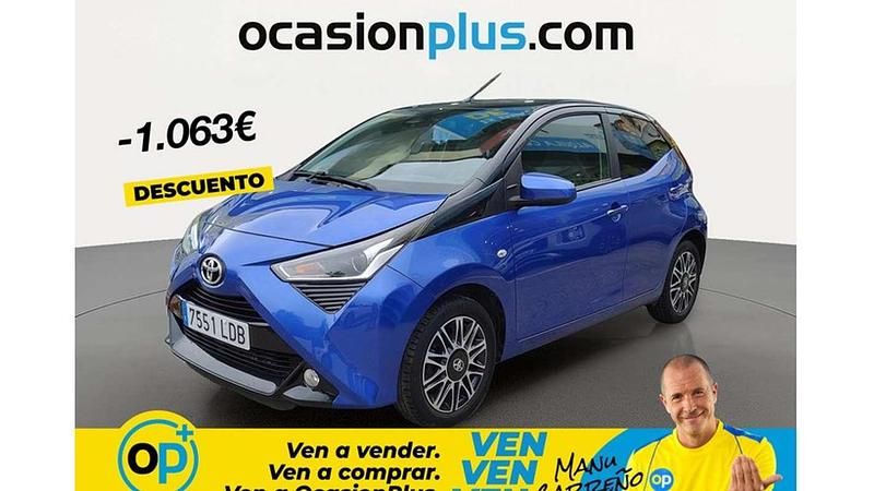 Usado Toyota Aygo X-play 72 CV (52 kW) 2019 Azul Utilitario