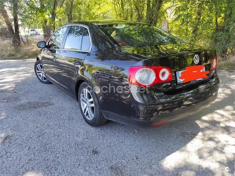 Usado VW Jetta Advance 140 CV (102 kW) 2007 Negro Berlina