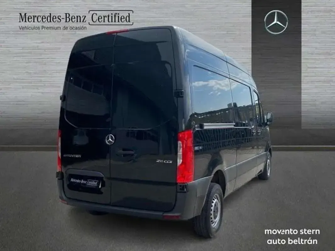 Usado Mercedes Sprinter 114 CV (83 kW) 2023 Negro Van