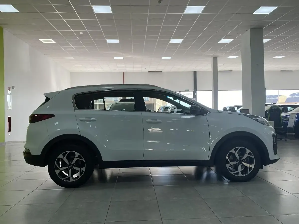 Usado Kia Sportage 136 CV (100 kW) 2021 Blanco SUV
