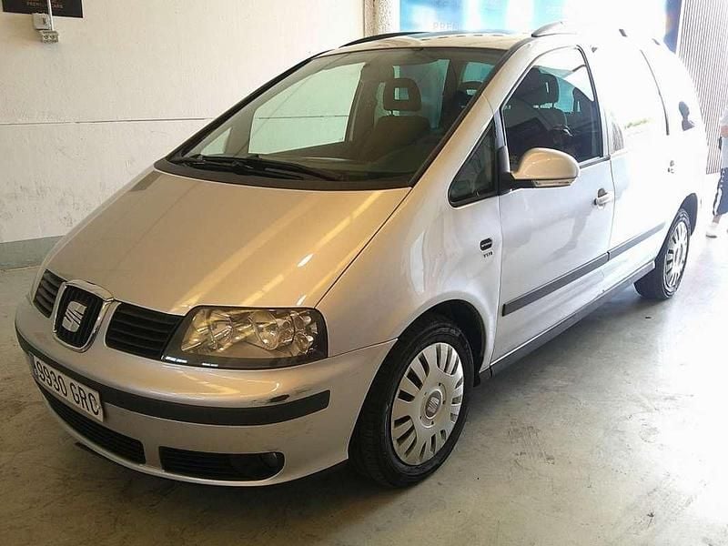 Gris Usado 2009 Seat Alhambra Ecomotive Monovolumen | 3590 € (Precio justo) - Imagen 1/4