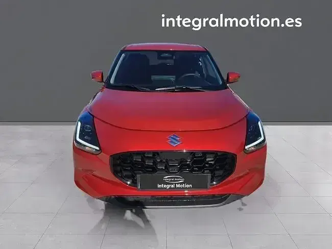 Nuevo Suzuki Swift 81 CV (59 kW) 2026 Rojo Utilitario
