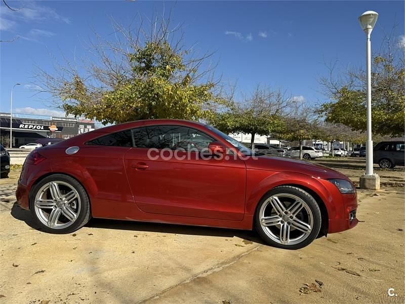 Usado Audi TT 160 CV (117 kW) 2011 Granate Coupe