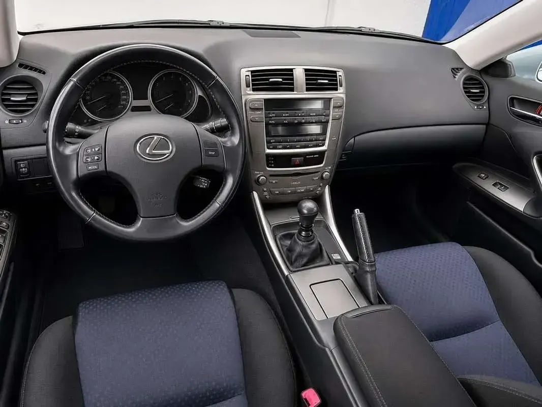 Usado Lexus IS220d President Line 177 CV (130 kW) 2008 Azul Berlina