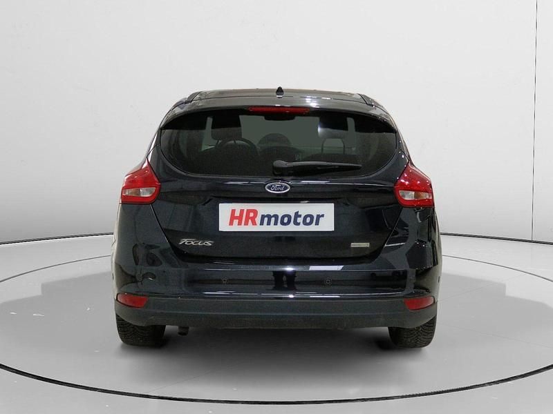Usado Ford Focus Titanium 126 CV (92 kW) 2015 Negro Berlina