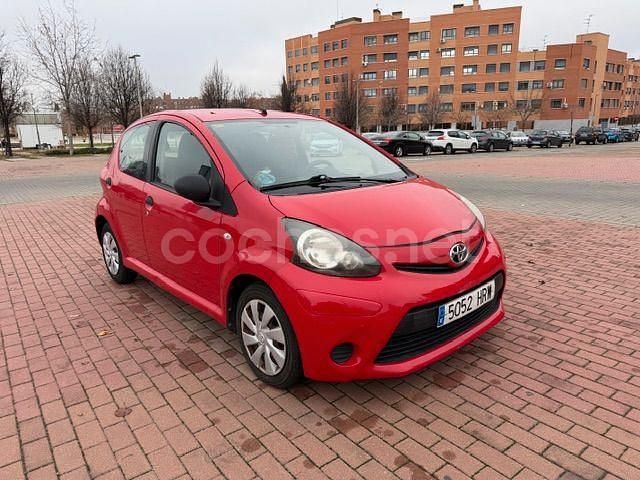 Rojo Usado 2014 Toyota Aygo Live Utilitario | 5400 € (Buen precio) - Imagen 1/4
