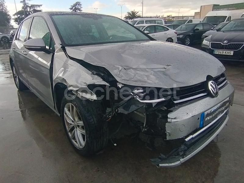 Usado VW Golf VII Sportline 150 CV (110 kW) 2019 Gris / plata Berlina