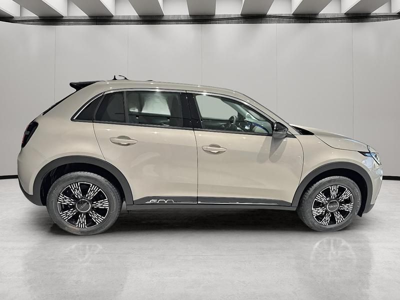 Nuevo Fiat 600 100 CV (73 kW) 2025 Blanco SUV