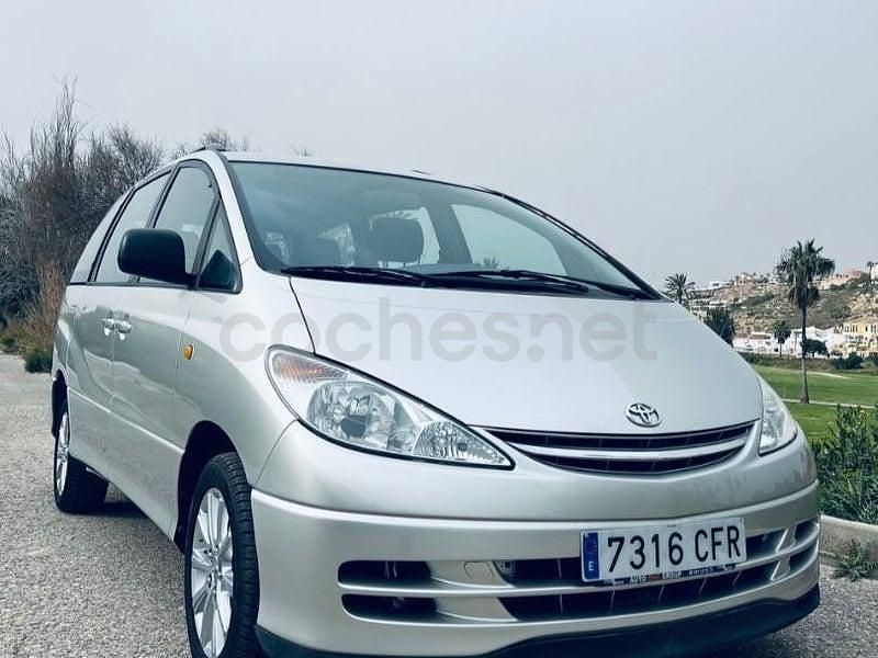 Usado Toyota Previa Luna 116 CV (85 kW) 2003 Gris / plata Monovolumen