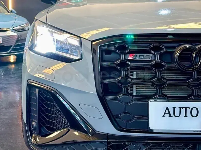 Usado Audi SQ2 Sport 300 CV (220 kW) 2022 Gris / plata SUV