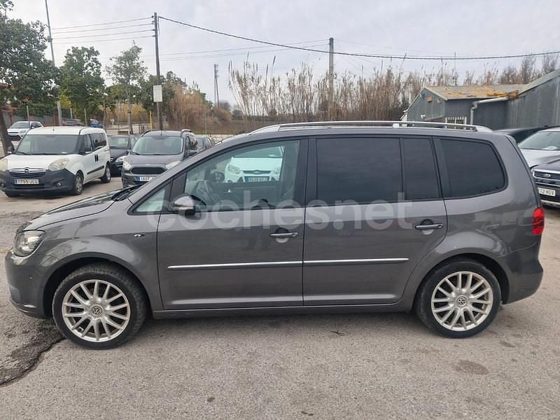 Usado VW Touran Advance 140 CV (102 kW) 2011 Gris / plata Monovolumen