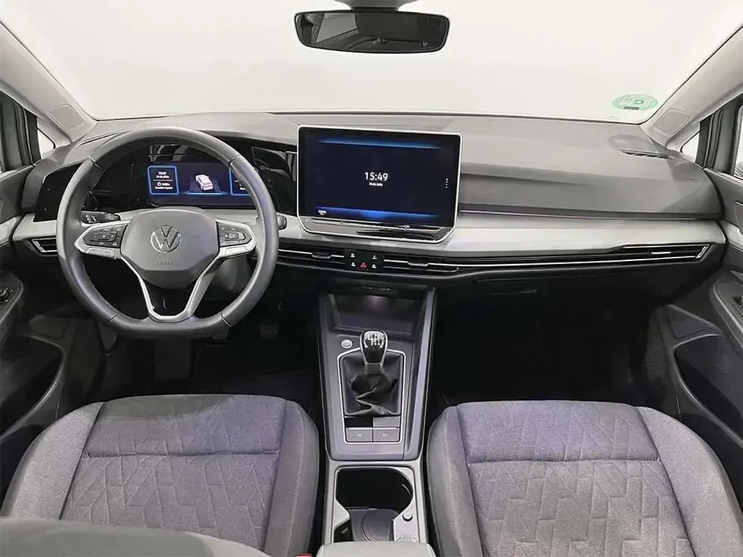 Usado VW Golf VIII Life 116 CV (85 kW) 2025 Gris Utilitario
