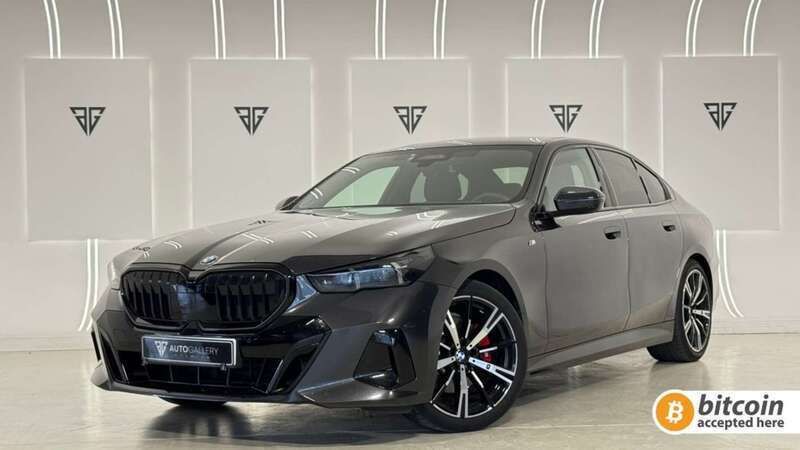 Gris Usado 2024 BMW 520 M Sport Berlina | 50.900 € - Imagen 1/4