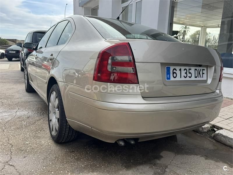 Usado Skoda Octavia 105 CV (77 kW) 2005 Amarillo Berlina