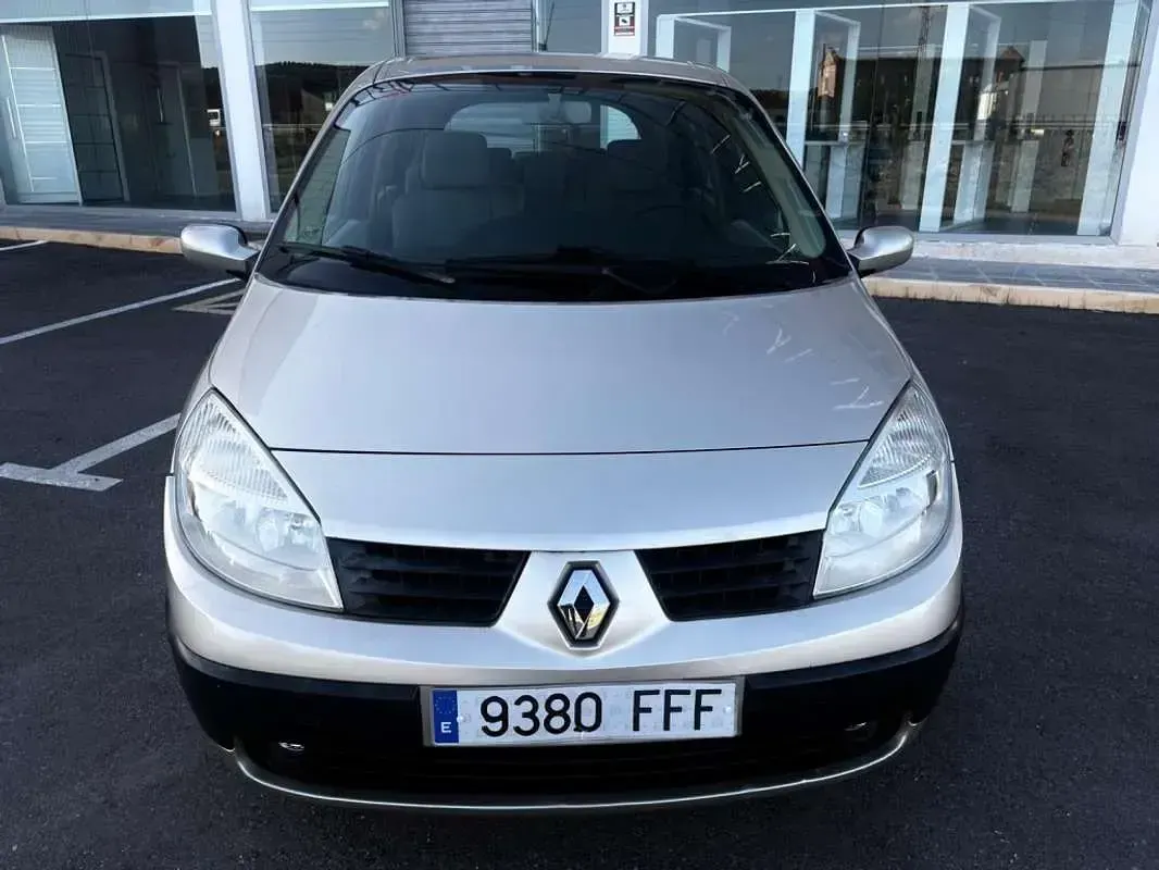 Usado Renault Scenic E-Tech Expression 131 CV (96 kW) 2007 Beige Monovolumen