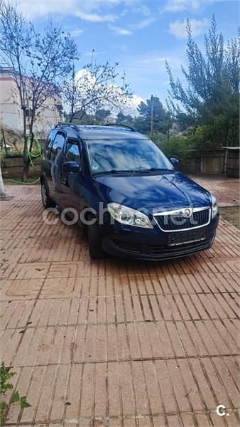 Usado Skoda Roomster Elegance 105 CV (77 kW) 2015 Azul Monovolumen