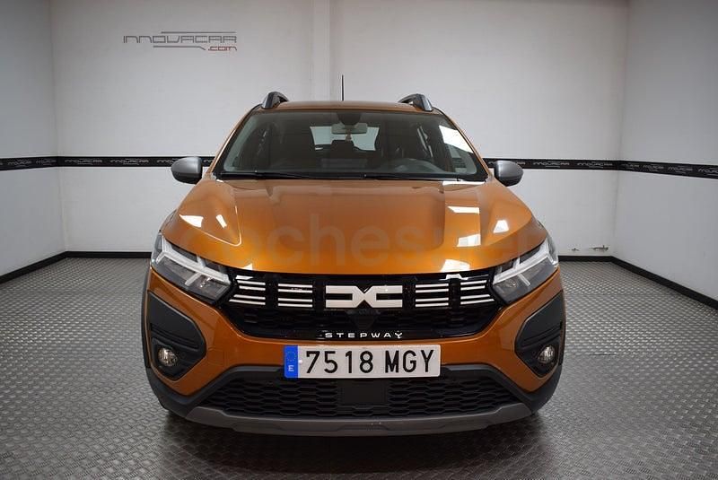 Usado Dacia Sandero Expression 101 CV (74 kW) 2023 Naranja Berlina
