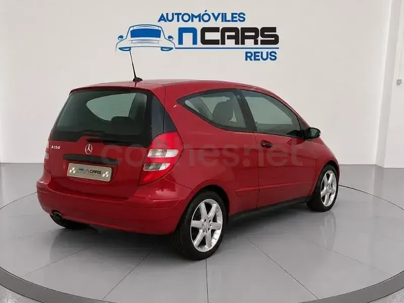 Usado Mercedes A150 Avantgarde 95 CV (69 kW) 2006 Rojo Berlina