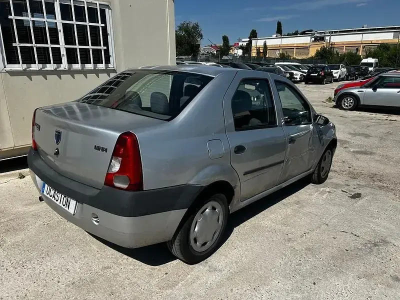 Usado Dacia Logan Lauréate 90 CV (66 kW) 2008 Gris Berlina