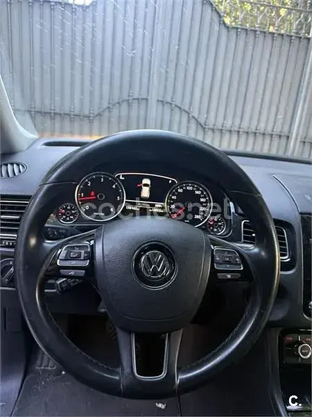 Second-hand VW Touareg 245 CP (180 kW) 2012 Negru SUV