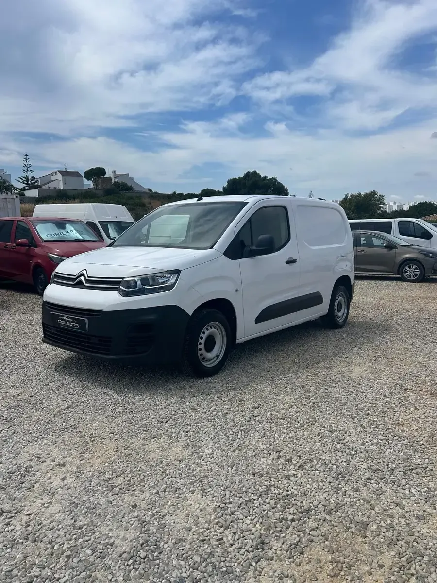 Usado Citroën Berlingo 75 CV (55 kW) 2019 Blanco Monovolumen