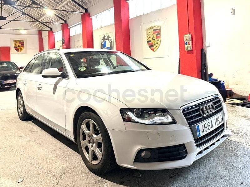Usado Audi A4 136 CV (100 kW) 2012 Blanco Familiar