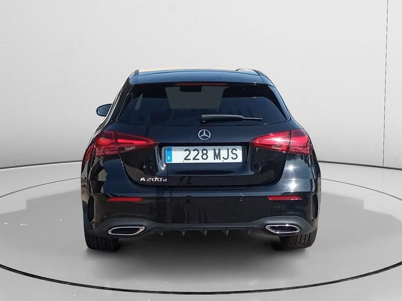 Usado Mercedes A200 AMG line 150 CV (110 kW) 2023 Negro Utilitario