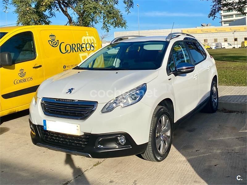 Usado Peugeot 2008 Style 100 CV (73 kW) 2016 Blanco SUV