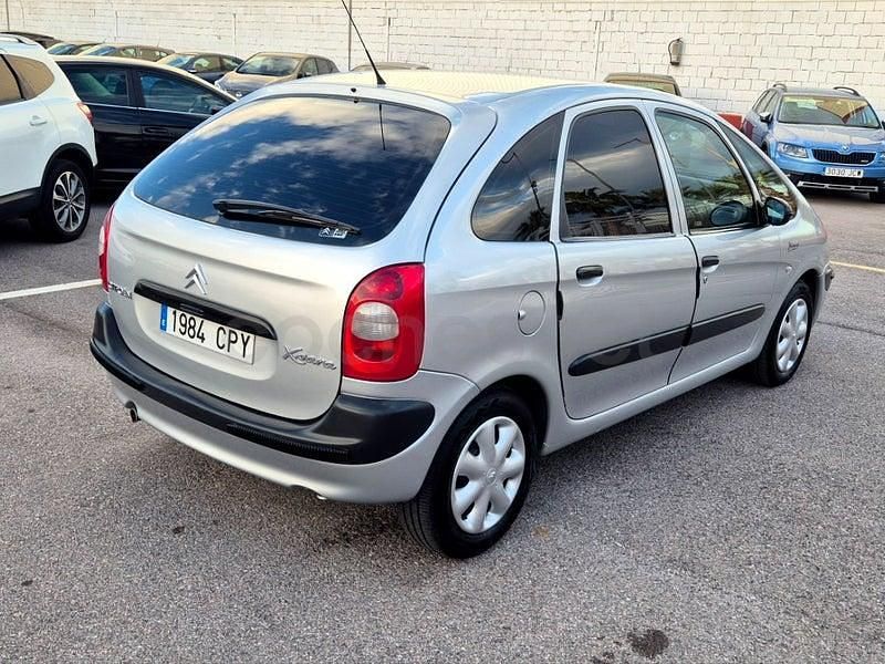Usado Citroën Xsara Picasso 95 CV (69 kW) 2003 Gris / plata Monovolumen