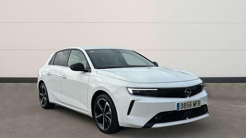 Usado Opel Astra Elegance 131 CV (96 kW) 2023 Blanco Utilitario