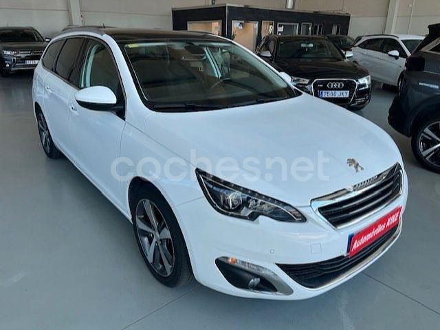 Usado Peugeot 308 SW Access 130 CV (95 kW) 2016 Blanco Familiar
