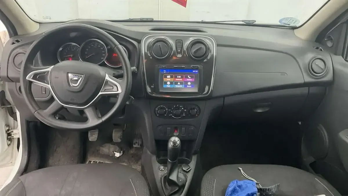 Usado Dacia Logan Ambiance 90 CV (66 kW) 2018 Blanco Utilitario