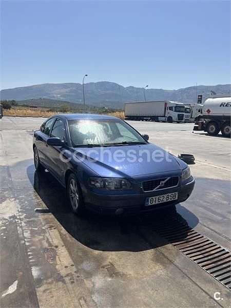 Usado Volvo S60 140 CV (102 kW) 2002 Azul Berlina