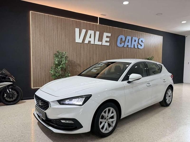 Usado Seat Leon Style 116 CV (85 kW) 2021 Blanco Utilitario