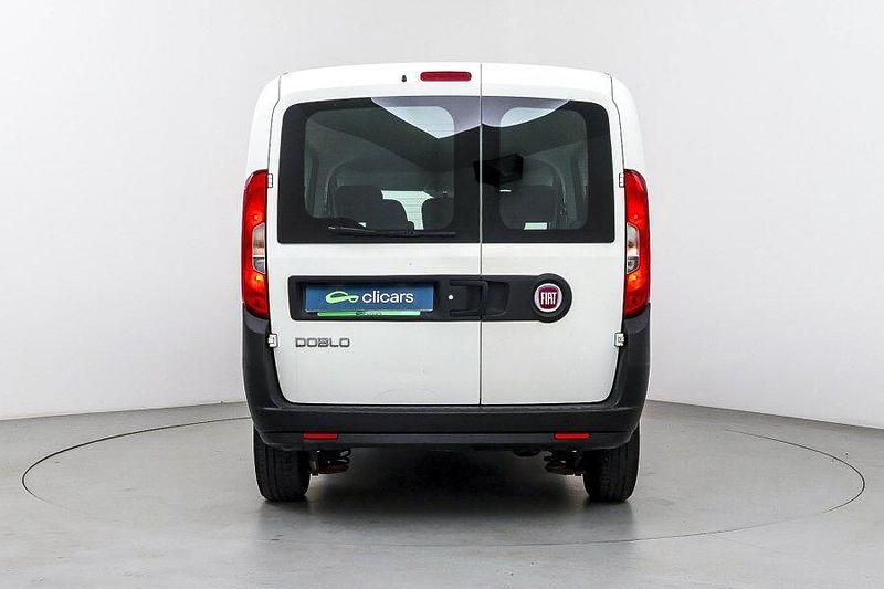 Usado Fiat Doblò Pop 90 HP (66 kW) 2016 Branco Monovolume